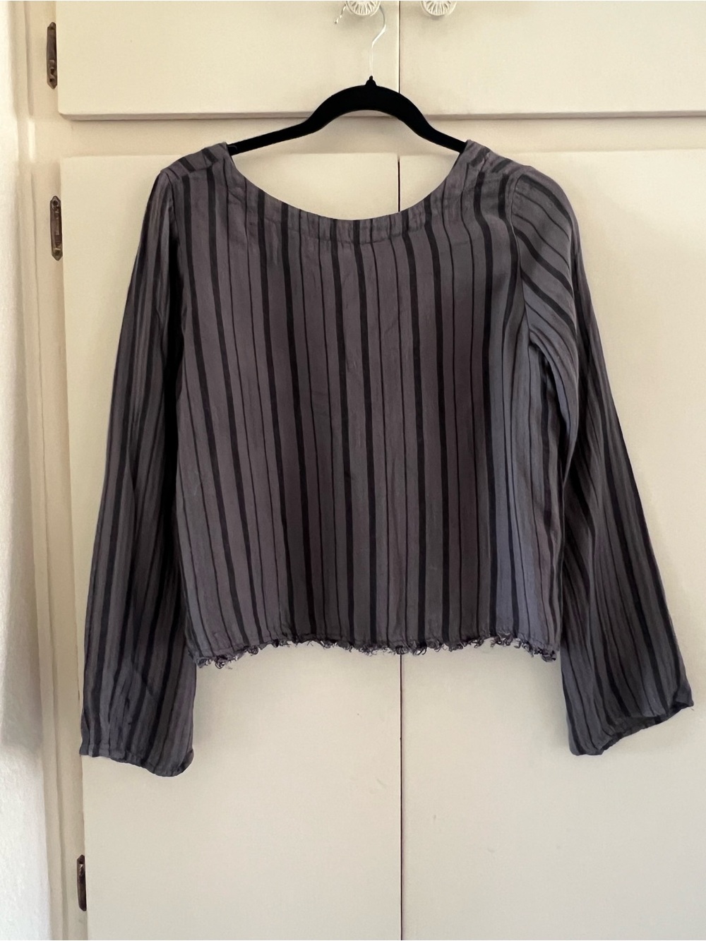 Cloth and Stone Cropped Gray Striped Long-Sleeve